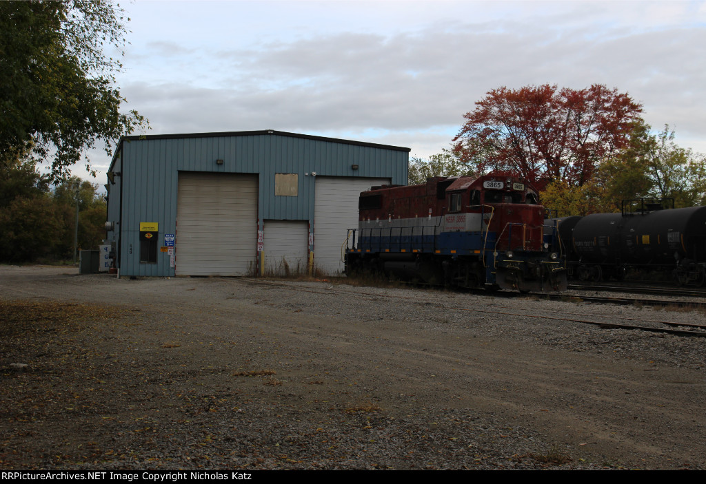 HESR 3865 at the Bad Axe Enginehouse